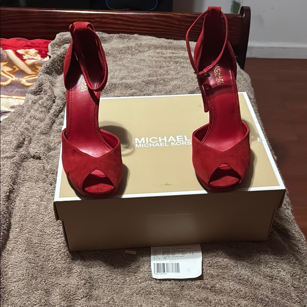 Michael Kors Red Heels Elegant Statement